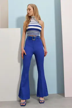 پارچه بافته شده کمر پاچه اسپانیایی دکمه دار کمربند‎دار آبی شلوار زنانه برند Trend Alaçatı Stili کد 1651992601