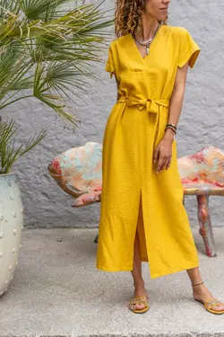 پیراهن کتان بلند کمربند‎دار چاک دار از جلو زرد زنانه برند Güneşkızı کد 1651992373