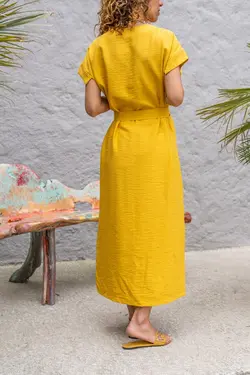 پیراهن کتان بلند کمربند‎دار چاک دار از جلو زرد زنانه برند Güneşkızı کد 1651992373