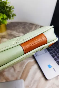 کلاسور طلقی حرفه ای طرح پنبه دوزی شده مک بوک کیف اسناد 13 اینچ برند Vardo کد 1651781711