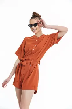 سرهمی شلوارک کمربند‎دار آستین کوتاه آجری برند Okçu Triko کد 1652093109