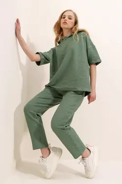 ست لباس راحتی برش راحت کلاهدار آستین کوتاه بافتنی یشمی زنانه برند Trend Alaçatı Stili کد 1652215508