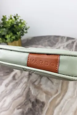 کلاسور طلقی حرفه ای طرح پنبه دوزی شده 140 مک بوک کیف اسناد برند Vardo کد 1652435742