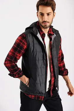 جلیقه اسپرت کلاهدار مخفی مشکی مردانه برند CHUBA کد 1652542575