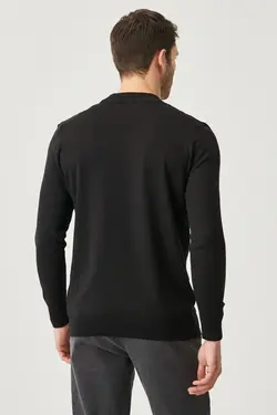 پلیور بافتنی یقه نیمه اسکی استاندارد مشکی مردانه برند Altınyıldız Classics کد 1652587445