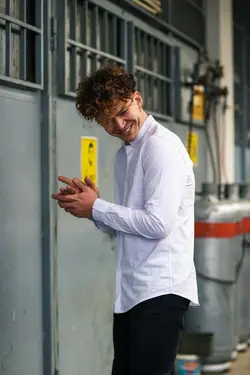 پیراهن سرهمی یقه دیپلمات سفید مردانه برند Karpefingo کد 1652814973