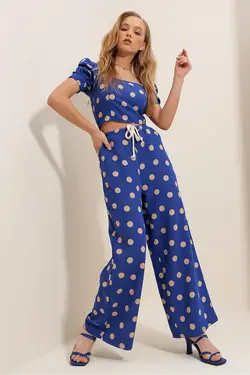 کتان کمر پالازا طرح‎دار خال خالی کمربند‎دار دو جیبه آبی شلوار زنانه برند Trend Alaçatı Stili کد 1652768900