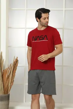 لباس راحتی 100پنبه ای آستین کوتاه چاپی ناسا مردانه شورت دار زرشکی برند makkash کد 1652719236