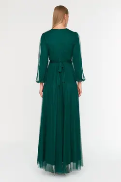 لباس مجلسی پوشیده کمربند نگین‎دار یقه کمر طرحدار سبز برند TRENDYOL MODEST کد 1652867579