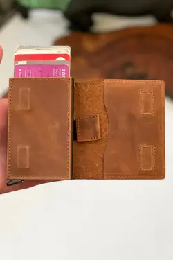 بسته طراحی ویژه جا کارتی چرم اصل برند cheetah quality کد 1656935231