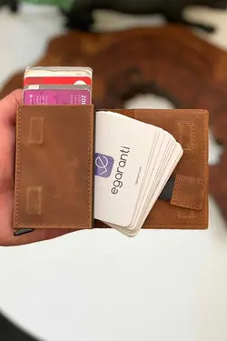 بسته طراحی ویژه جا کارتی چرم اصل برند cheetah quality کد 1663823766