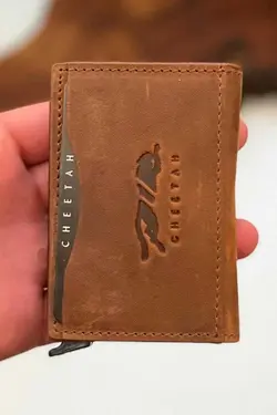 بسته طراحی ویژه جا کارتی چرم اصل برند cheetah quality کد 1663823766