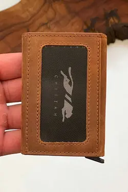 بسته طراحی ویژه جا کارتی چرم اصل برند cheetah quality کد 1663823766