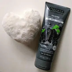 ماسک اسکراب زغال و شکر سیاه فریمن