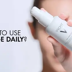 کرم ضد آفتاب و ضد پیری و جوانساز بی رنگ ویشی VICHI مدل Capital Soleil حجم 40 میل| ضد چروک و ضد لک، SPF50+