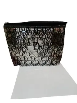 کیف لوازم آرایش طرح ویکتوریا سکرت طلقی سایز کوچک