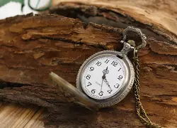 گردنبند رومانتویی اویز ساعتی طرح برج ایفل