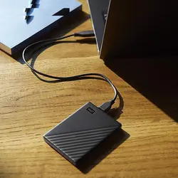 هارد اکسترنال وسترن دیجیتال مدل My Passport ظرفیت 4 ترابایت