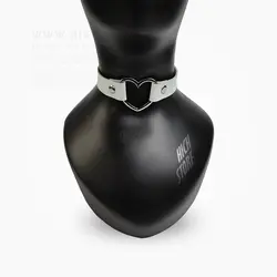 چوکر قلبی چرم سفید - هیچ استور - خرید اینترنتی اکسسوری فانتزی