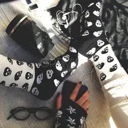 جوراب فانتزی جمجمه - هیچ استور - خرید اینترنتی اکسسوری فانتزی