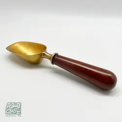 قاشق آجیل برنجی دسته چوبی کد 5006