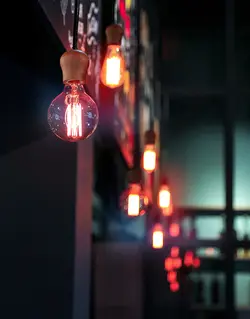 چراغ آویز چوبی مدل لئو