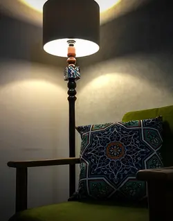 آباژور پایه بلند چوبی هندسی
