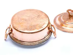 ماهیتابه مسی در دار