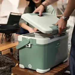 یخدان مسافرتی 30 لیتری نیچرهایک مدل LINGYU PP Cooler Box