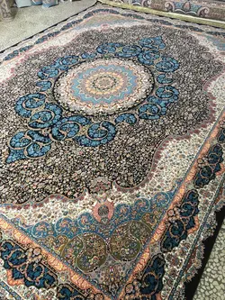 فرش 1000 شانه نقشه گلریز زمینه سرمه ای ☀️ ایران کارپت