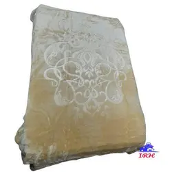 پتو نرمینه مدل نگین کرم طلایی