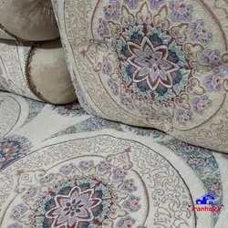 پشتی و زیرانداز شاهنشین