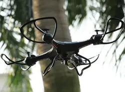 کوادکوپتر دوربین دار FY560 با ارسال تصویر زنده روی مانیتور