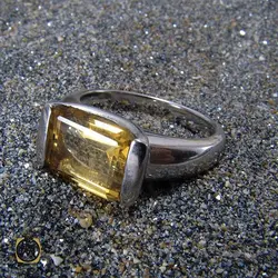 انگشتر سیترین اصل و معدنی زنانه طرح ماهک - کد 2049