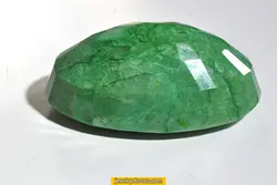 زمرد طبیعی زیبا دارای شناسنامه1010 قیراط کد E22