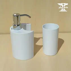 جامایع بریسو دیزاین سفید به همراه لیوان از جنس پلاستیک