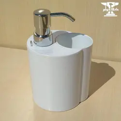 جامایع بریسو دیزاین سفید به همراه لیوان از جنس پلاستیک