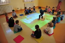 فرش هوشمند در مدارس