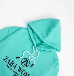 هودی zarawoman