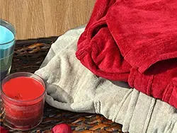 حوله پالتويي مخمل لوکس 135 ساده زرشکی - لایکو