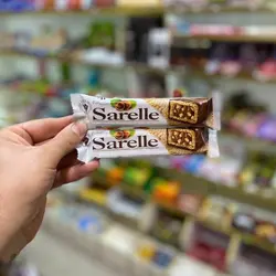 شکلات بیسکویتی با مغز فندق سارلا 33 گرمی