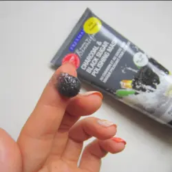 ماسک زغال و شکر سیاه فریمن