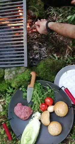 ساج و سه پایه مسافرتی به همراه گریل و کیف برزنتس فوق محکم