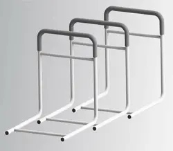 محافظ کنار تختی بیمار