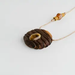 گردنبند چوب درخت سنجد و سنگ چشم ببر