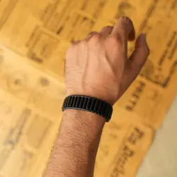 دستبند تاریک (DARK)