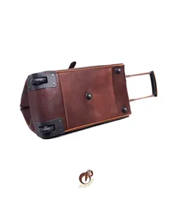 چمدان تمام چرم بردیا مدل mrch30042