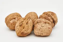 گردو با پوست ایرانی - آقای زعفران