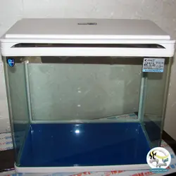 آکواریوم کوچک با نور و تصفیه مدل Q3-480 کمری