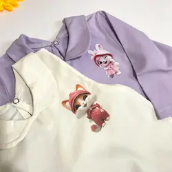 زیر دکمه یقه دار نوزادی